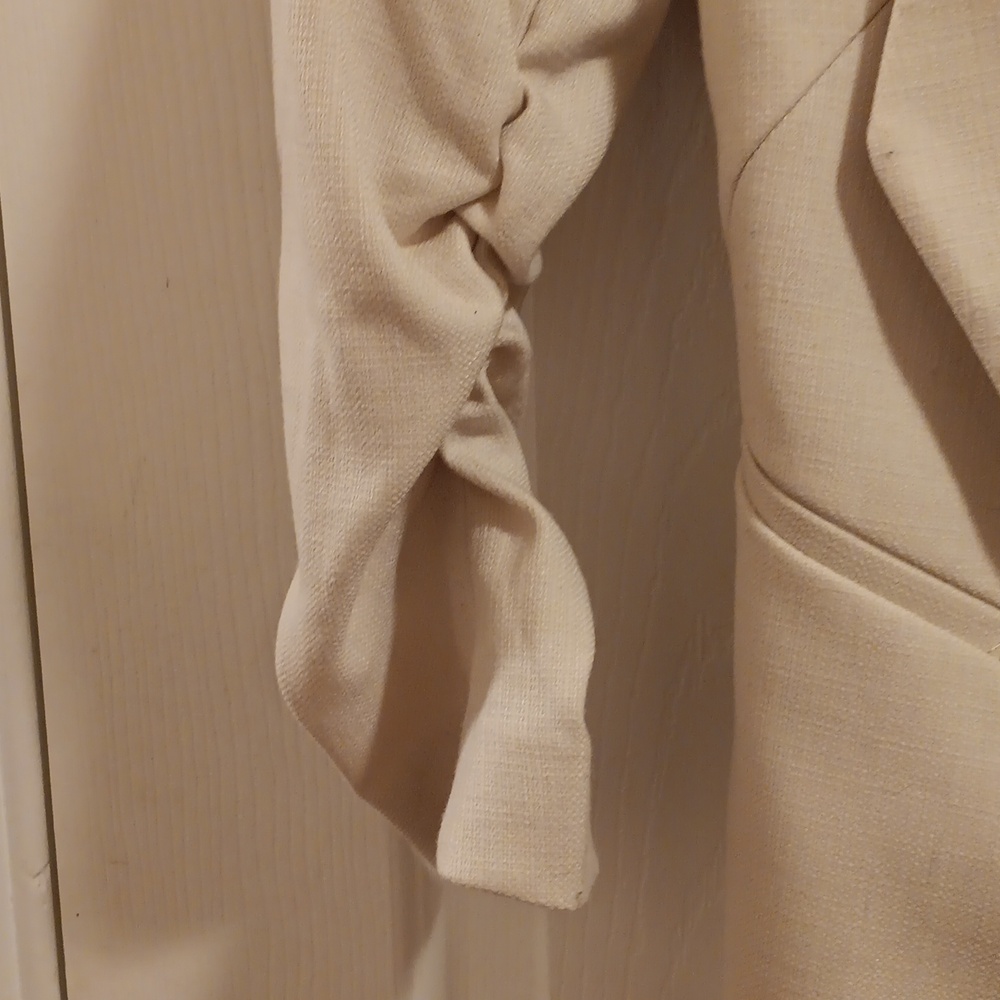 H&M Cream Open Front Blazer - Picture 2 of 6